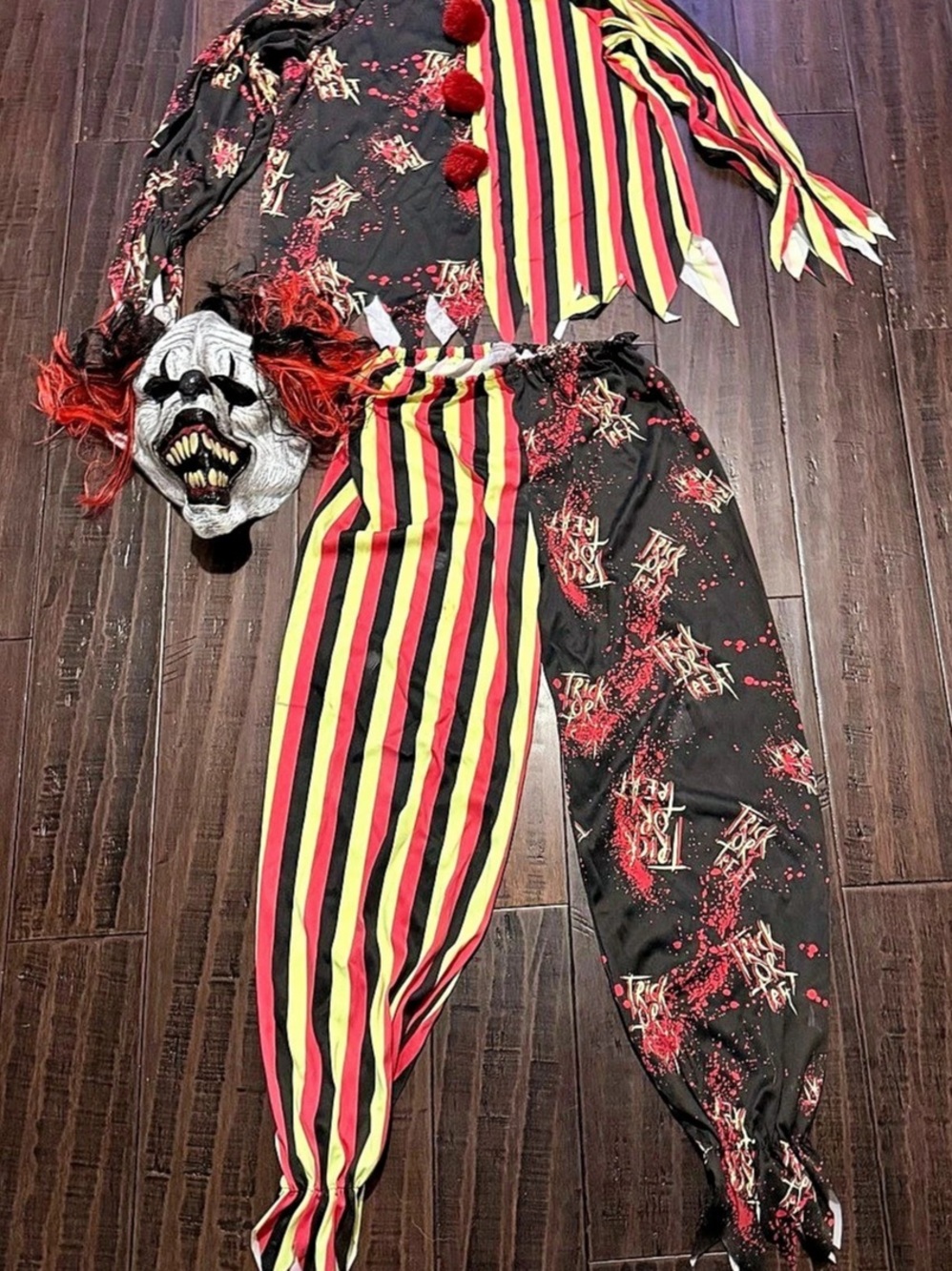Trick or Treat Clown Costume in Black & Red Spirit of Halloween Teen 14/16